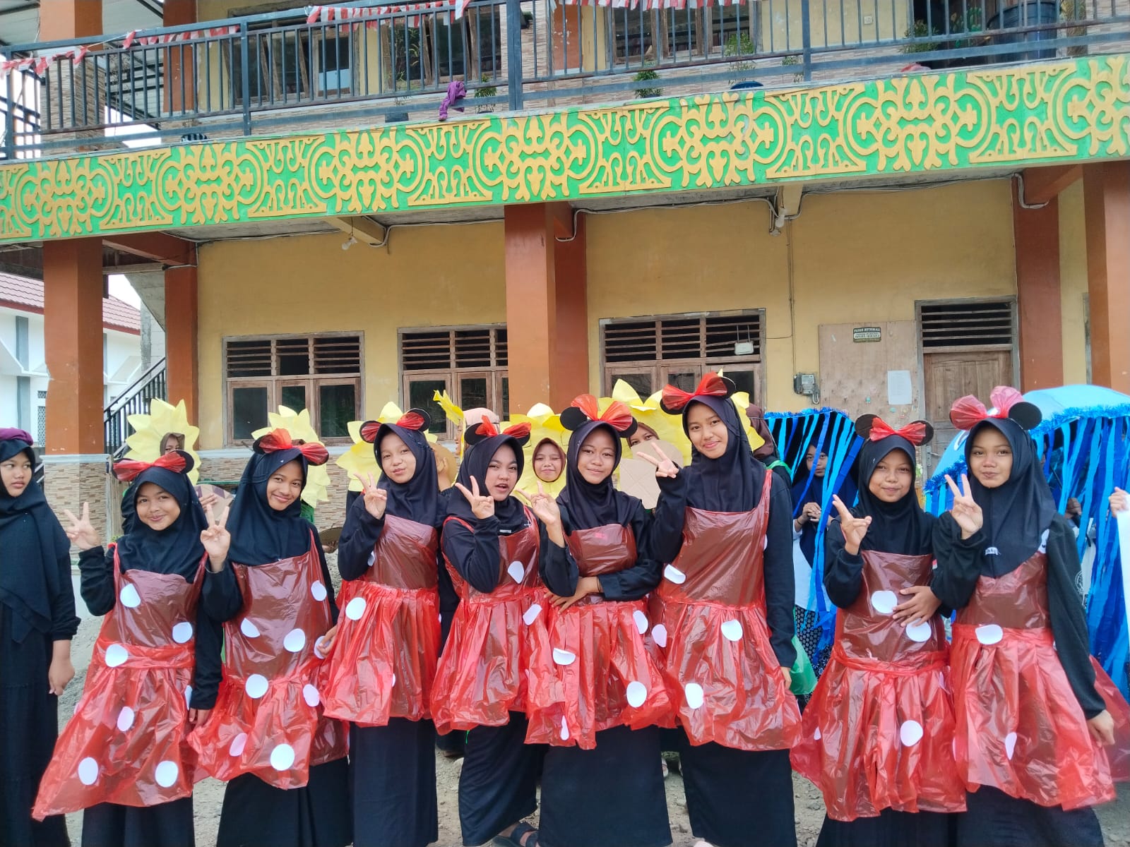 Kostum Karnaval - Tema Micky Mouse
